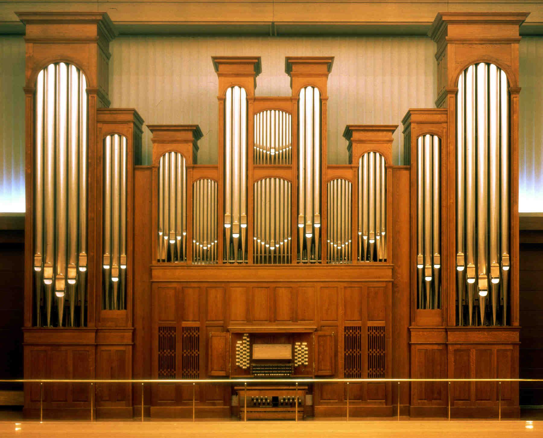 Comment s'appelle un orgue d'église ?