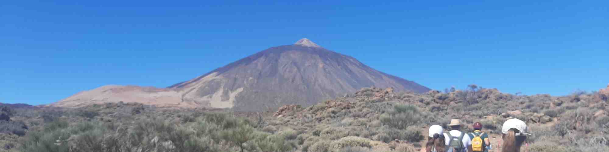 Quelle destination ensoleillée abrité le mont Teide qui est le troisième plus grand volcan du monde ?